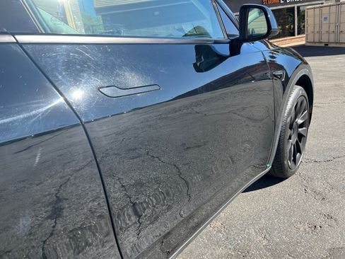 Used 2022 Tesla Model Y Long Range AWD/4WD image 30