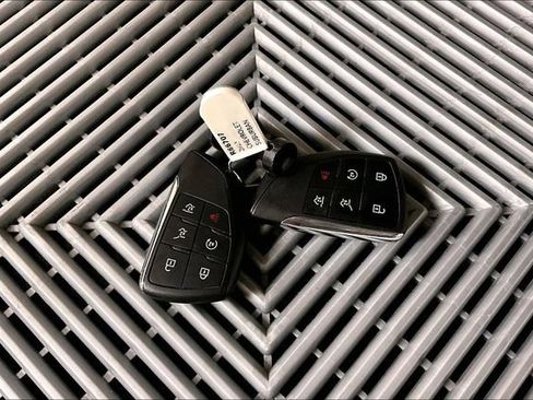 Used 2023 Chevrolet Suburban Z71 w/ Z71 Off-Road Package image 10