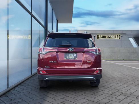 Used 2018 Toyota RAV4 XLE image 6