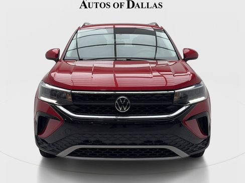 Used 2022 Volkswagen Taos SE FWD image 3