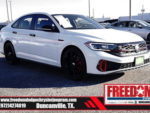 Used 2024 Volkswagen Jetta GLI 40th Anniversary Edition image 7