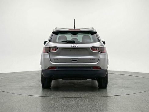 Used 2025 Jeep Compass Limited AWD/4WD image 7