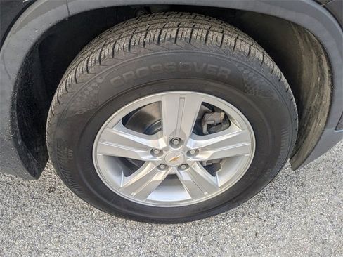 Used 2020 Chevrolet Trax LS w/ Tint and Cruise Package image 10