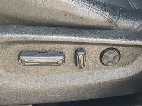 Used 2020 Honda CR-V Touring image 23