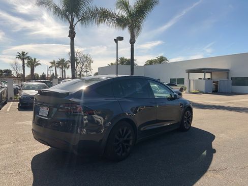 Used 2025 Tesla Model X image 6