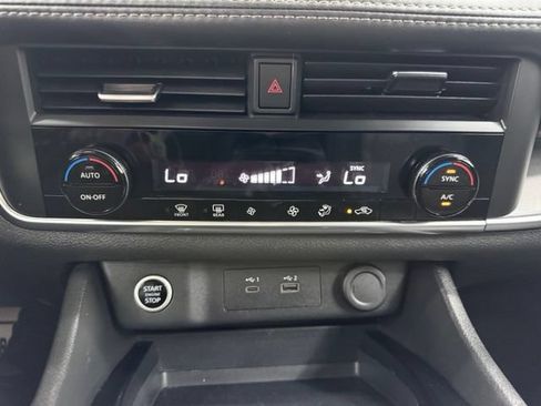 Used 2023 Nissan Rogue SV AWD/4WD image 27
