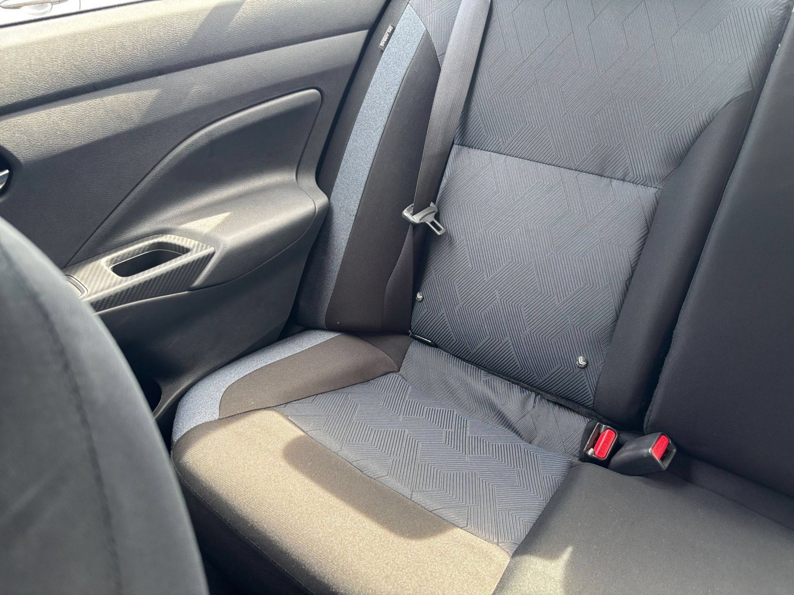 Used 2025 Nissan Versa SV FWD image 36