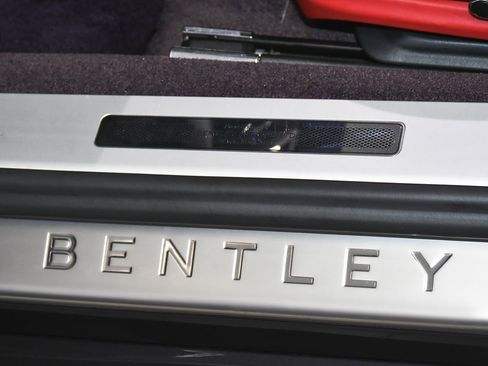 Used 2021 Bentley Continental GT image 12