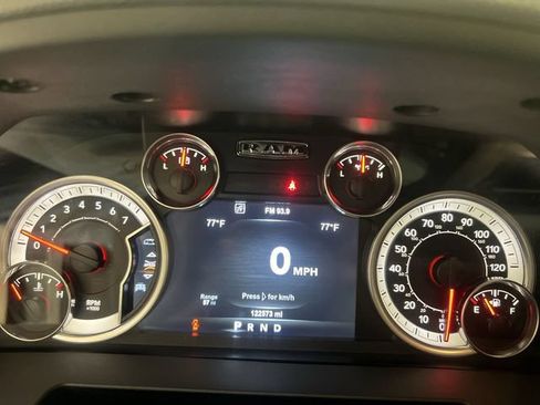 Used 2015 RAM 1500 Lone Star RWD image 11