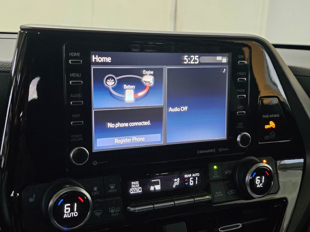 Used 2022 Toyota Highlander XLE AWD/4WD image 14
