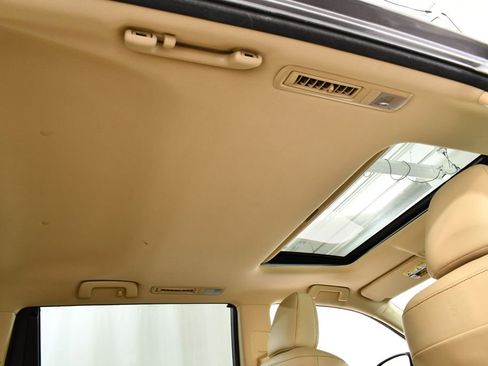 Used 2017 Toyota Highlander Limited FWD image 18
