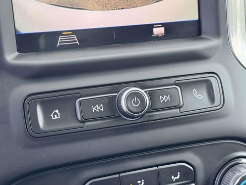 Used 2022 Chevrolet Silverado 1500 Custom AWD/4WD image 19