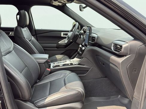 Used 2023 Ford Explorer ST w/ Equipment Group 401A image 17