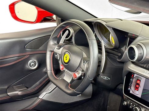 Used 2020 Ferrari Portofino image 32