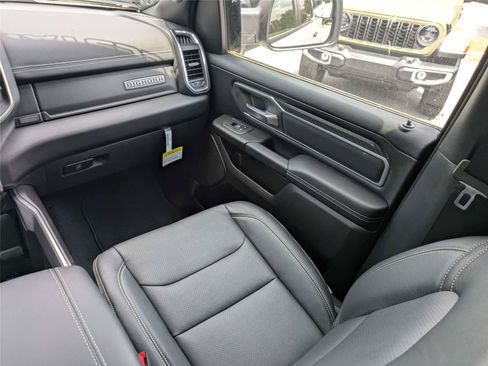 New 2025 RAM 1500 Big Horn AWD/4WD image 17