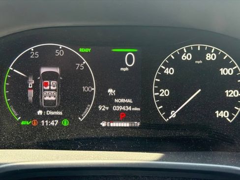 Used 2025 Honda CR-V Sport Touring image 13