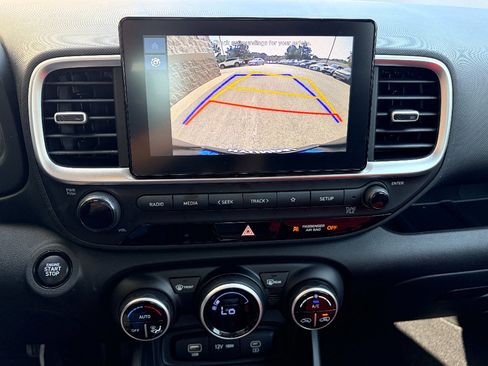 Used 2025 Hyundai Venue SEL FWD image 22