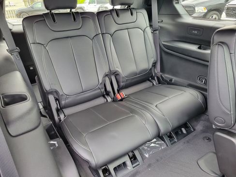 New 2026 Jeep Grand Cherokee L Limited w/ Limited Altitude Package image 19