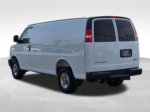 New 2025 GMC Savana 2500 w/ Driver Convenience Package RWD image 3