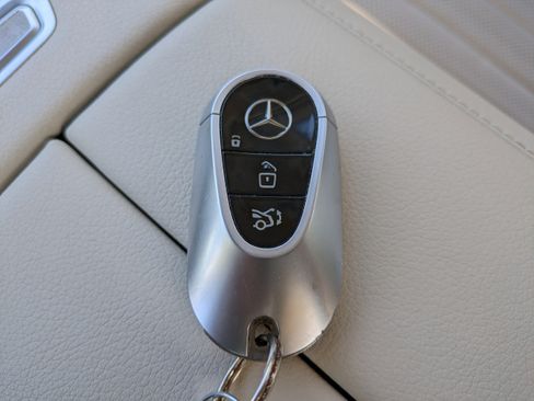 Used 2022 Mercedes-Benz S 500 4MATIC image 33