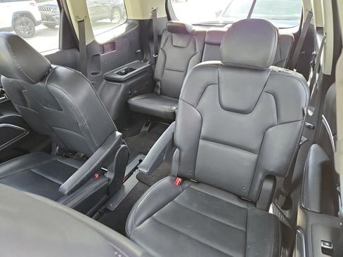 Used 2025 Kia Telluride S FWD image 6