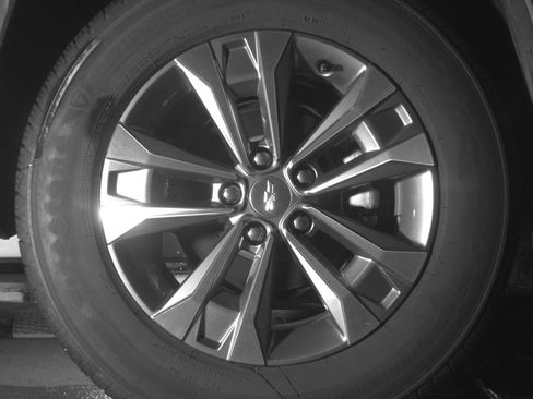 Used 2025 Chevrolet Equinox LT image 12