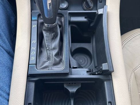 Used 2015 Ford Taurus Limited w/ Equipment Group 301A FWD image 34
