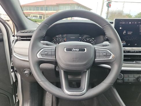 Used 2024 Jeep Compass Limited image 19