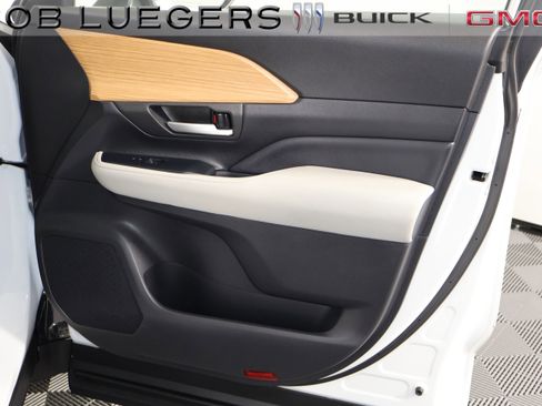 Used 2024 Toyota Grand Highlander XLE image 17