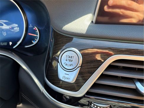 Used 2019 BMW 740i image 30