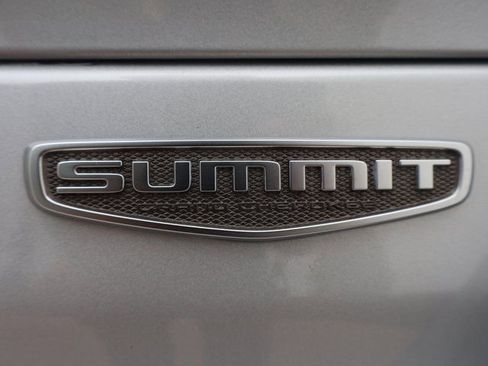 Used 2023 Jeep Grand Cherokee Summit AWD/4WD image 16