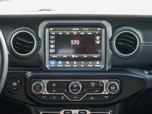 Used 2023 Jeep Wrangler Sahara image 13