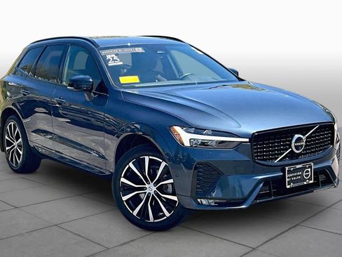 Used 2025 Volvo XC60 B5 Plus AWD/4WD image 3