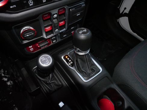 Used 2024 Jeep Wrangler Unlimited Rubicon image 24