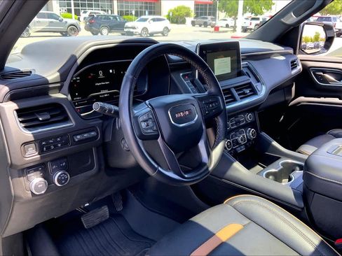 Used 2023 GMC Yukon XL AT4 w/ Technology Package AWD/4WD image 18