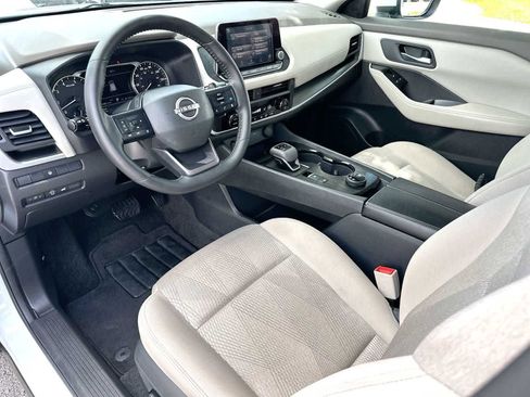 Used 2025 Nissan Rogue SV AWD/4WD image 18