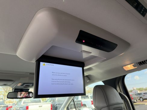 Certified 2025 Toyota Sienna XLE w/ XLE Plus Package AWD/4WD image 22