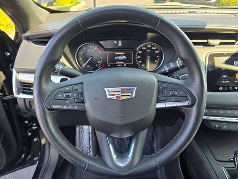 Used 2023 Cadillac XT4 Premium Luxury AWD/4WD image 13