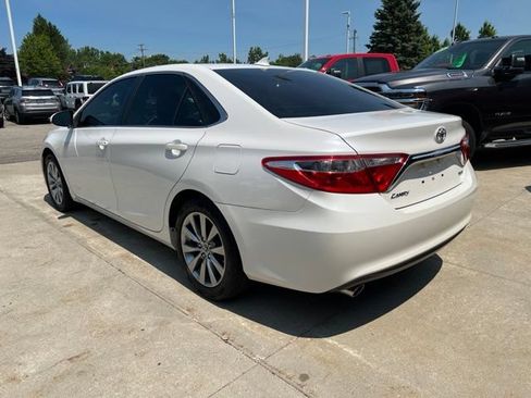 Used 2015 Toyota Camry XLE w/ Advanced Technology Package FWD image 4