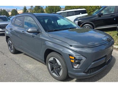 Used 2024 Hyundai Kona SEL FWD image 2