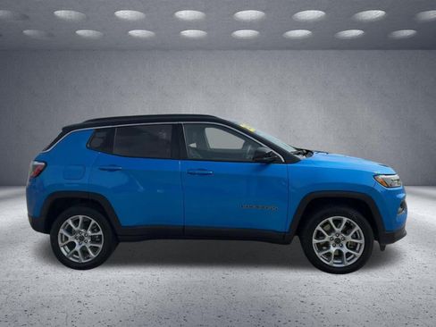 Used 2025 Jeep Compass Limited AWD/4WD image 8