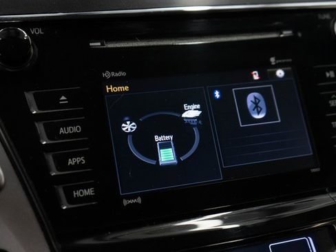 Used 2016 Toyota Prius V Four image 4