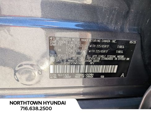 Used 2025 Toyota RAV4 XLE AWD/4WD image 36