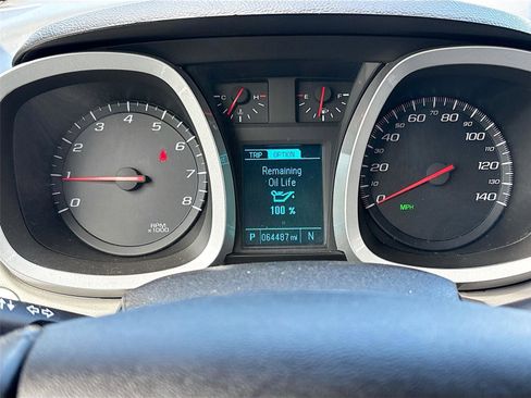 Used 2017 Chevrolet Equinox LT w/ Convenience Package image 12