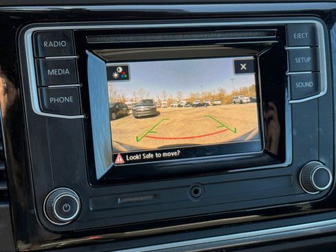 Used 2019 Volkswagen Beetle 2.0T S image 20