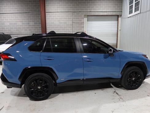 Used 2022 Toyota RAV4 XSE AWD/4WD image 6
