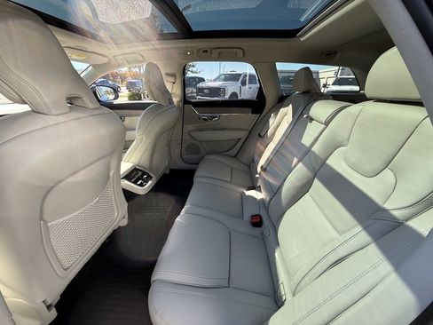 Certified 2024 Volvo V90 B6 Cross Country Ultimate image 21