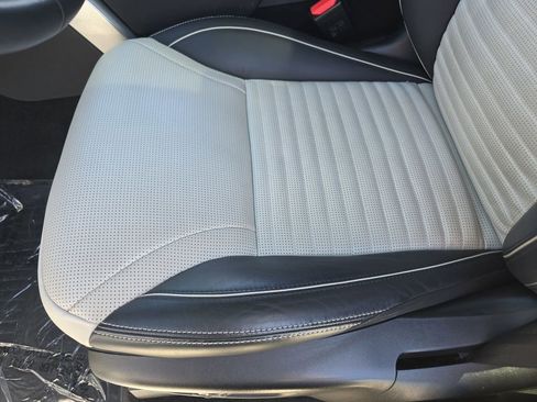 Used 2023 Land Rover Discovery HSE R-Dynamic image 31