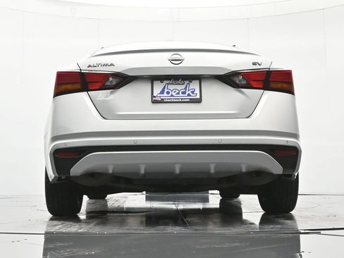 Certified 2024 Nissan Sentra SV FWD image 40