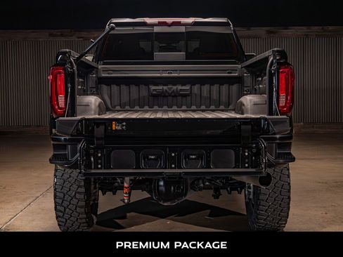 Used 2023 GMC Sierra 3500 SLT w/ SLT Premium Package AWD/4WD image 8